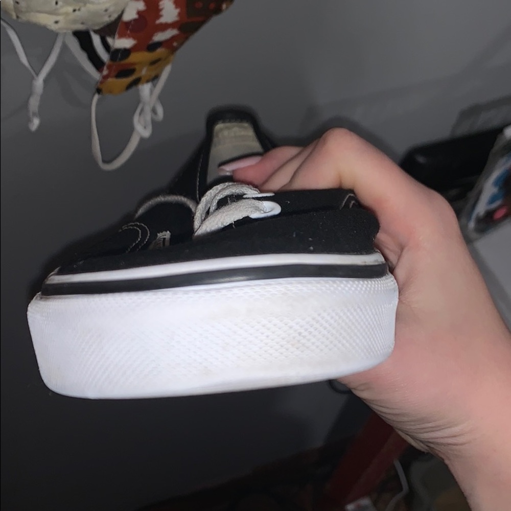 Vans - Picture 3 of 7